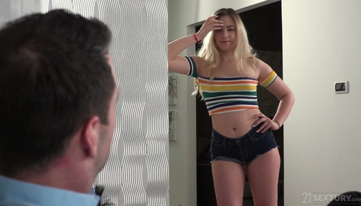 Bootyful chick Selvaggia is in the mood for dirty anal sex and deepthroat blowjob porn pics