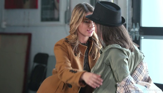 Experienced lesbian Casey Calvert gives a cunnilingus to lesbian newbie porn pics