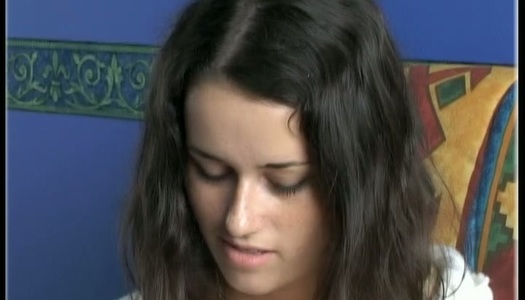 Weird chick with uncombed hair Suzy Spark poses on cam porn pics