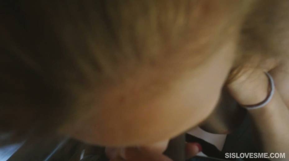 Sexy stepsister Paisley sucks dick waking up early in the morning - 4. pic