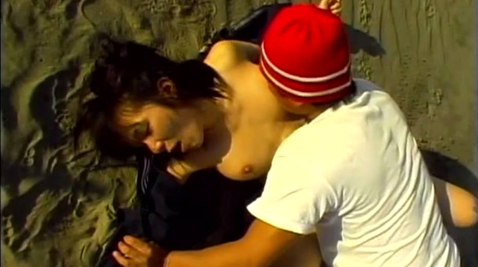 Kinkalicious oriental nympho enjoys receiving cunnilingus outdoors - 2. pic