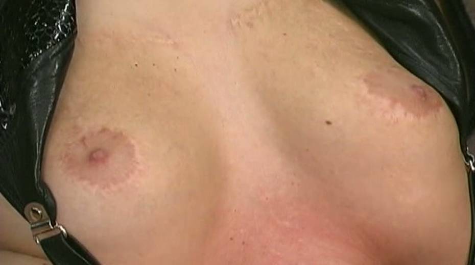 Belted sex-slave gives blowjob and licks balls - 7. pic