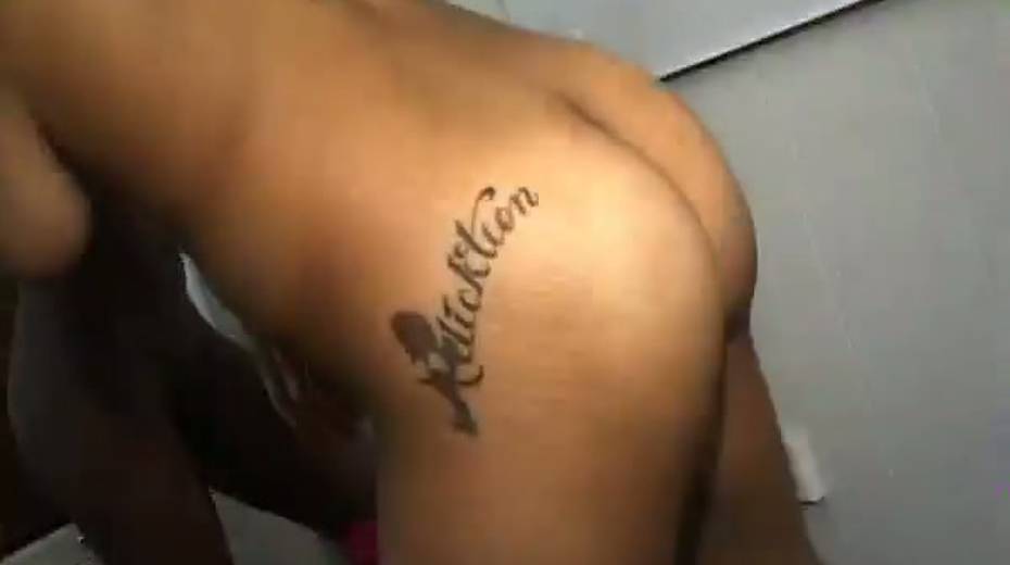 Lascivious ebony chicks work their magic on this lucky man's cock - 13. pic