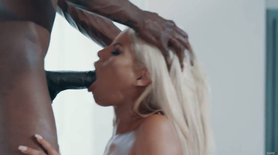 Mouth watering bombshell Bridgette B gets her pussy blacked - 12. pic
