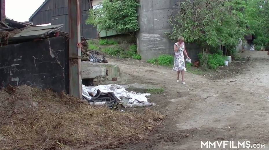 Old bitch Karin seduces farmer and gives him best ever blowjob in his life - 1. pic