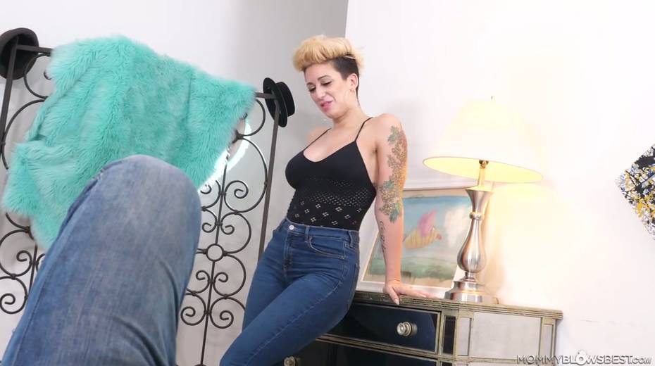 Sassy tattooed stepmom Della Dane gives a splendid blowjob to her stepson - 3. pic