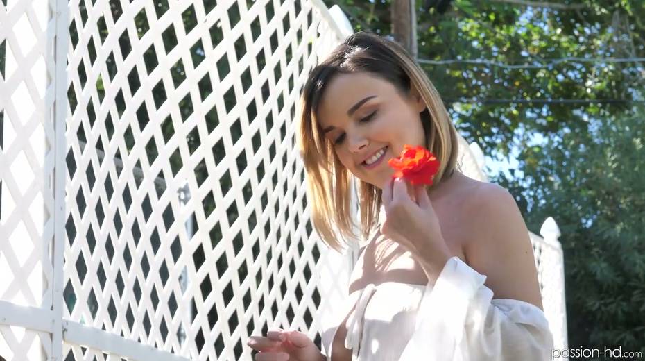 Lewd babe with juicy boobies Dillion Harper gets her pussy fucked on the lawn - 3. pic