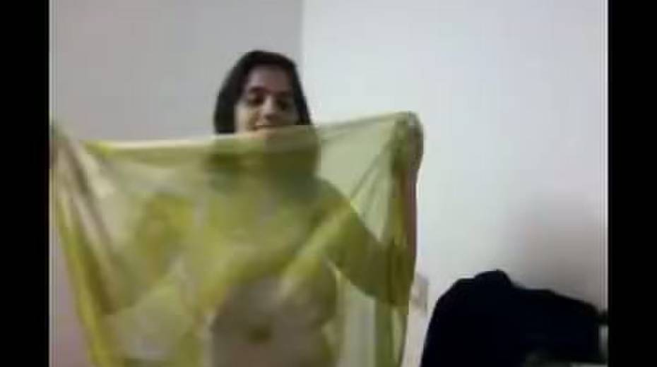 Busty Indian girl poses for camera showing off her goodies - 8. pic