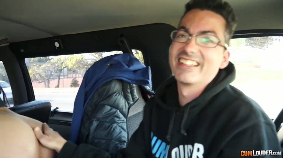 Lewd chick Paula Teen is picked up and fucked by handsome boy in the car - 10. pic