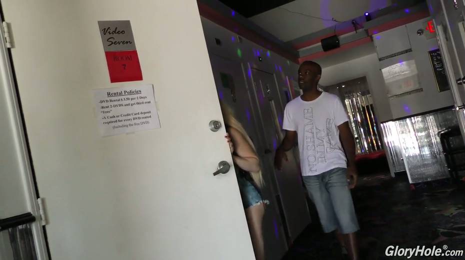 Fake tittied blond bitch Nikki Delano sucks big black dick in the glory hole room - 3. pic