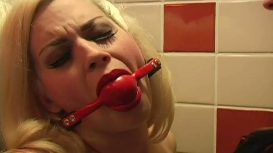 Fetish femdom porn video filmed in the bathroom - 8. pic
