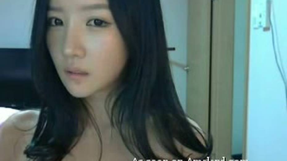 Lovely Korean teen posing for camera in tempting lingerie - 9. pic