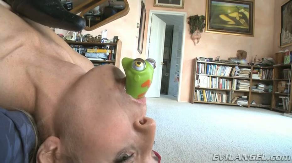 Horny blonde makes her sex toy disappear in her asshole - 11. pic