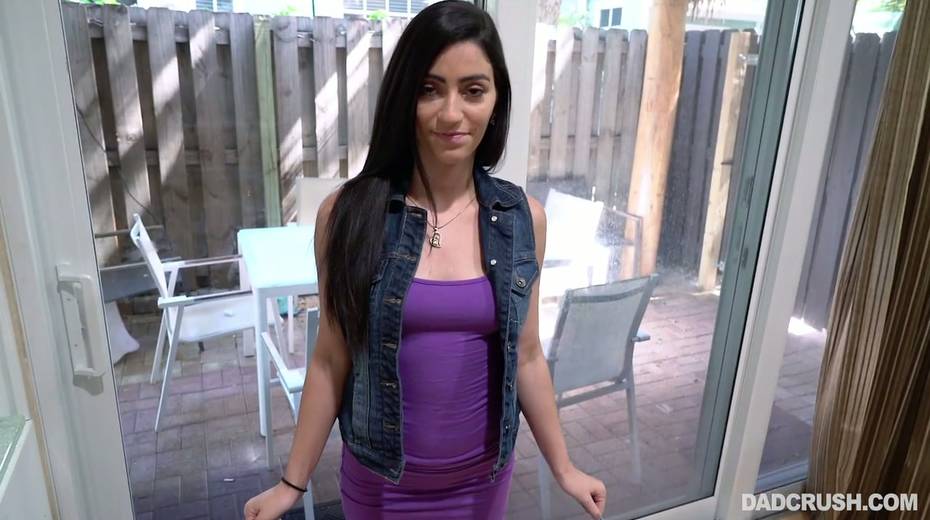 Brunette Jasmine Vega gives a great POV blowjob to her horny step daddy - 3. pic