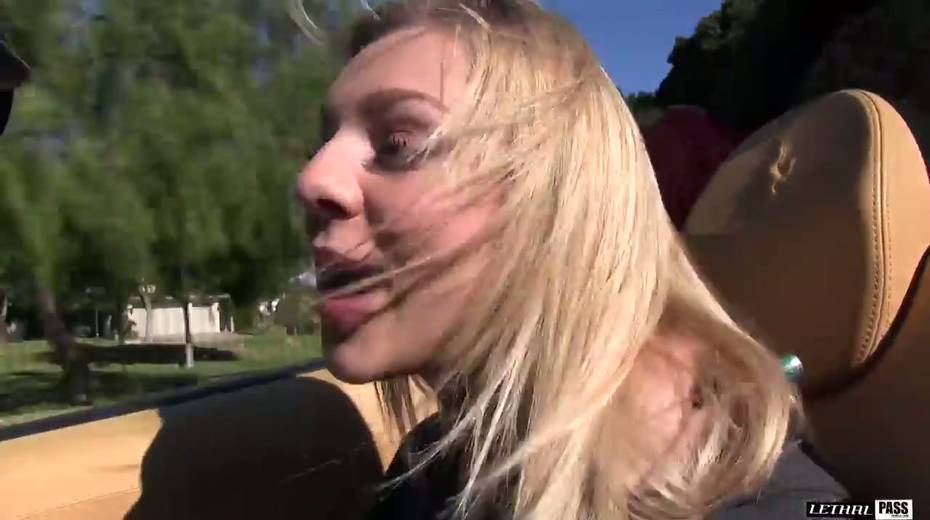 Sluttishly looking blonde Tiffany Watson fucks her clit with vibrator while taking dick in wet slit - 2. pic