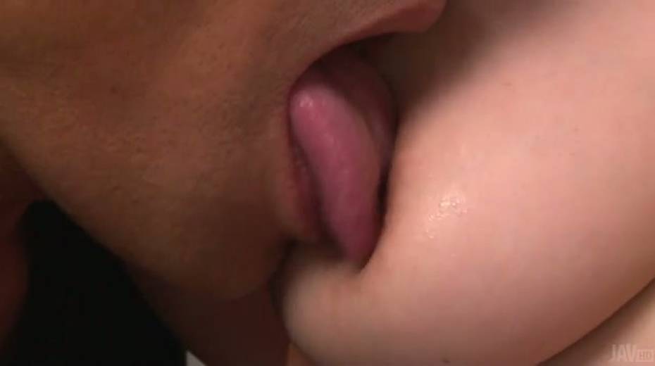 Big tittied Asian hottie Arisa Kuroki lets her lover worship her pussy - 4. pic
