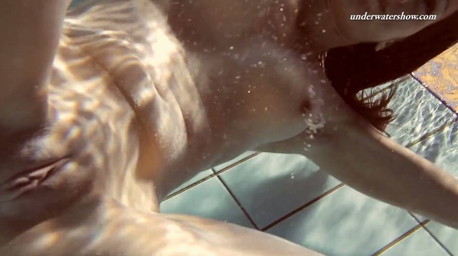 Sizzling babe Sima Lastova shows her pussy under the water - 14. pic