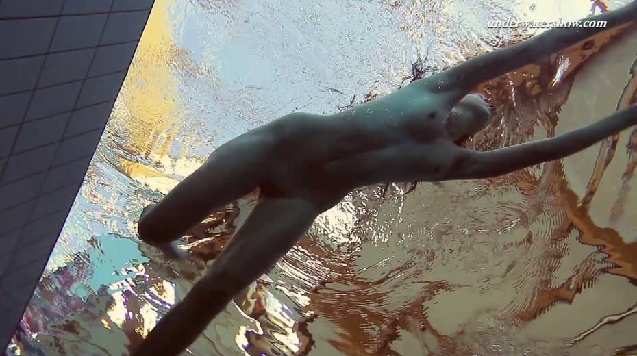 Sizzling babe Sima Lastova shows her pussy under the water - 22. pic