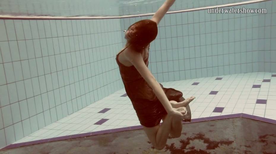 Ginger hottie Gazel Podvodkova shows her flat tits and pussy under the water - 3. pic