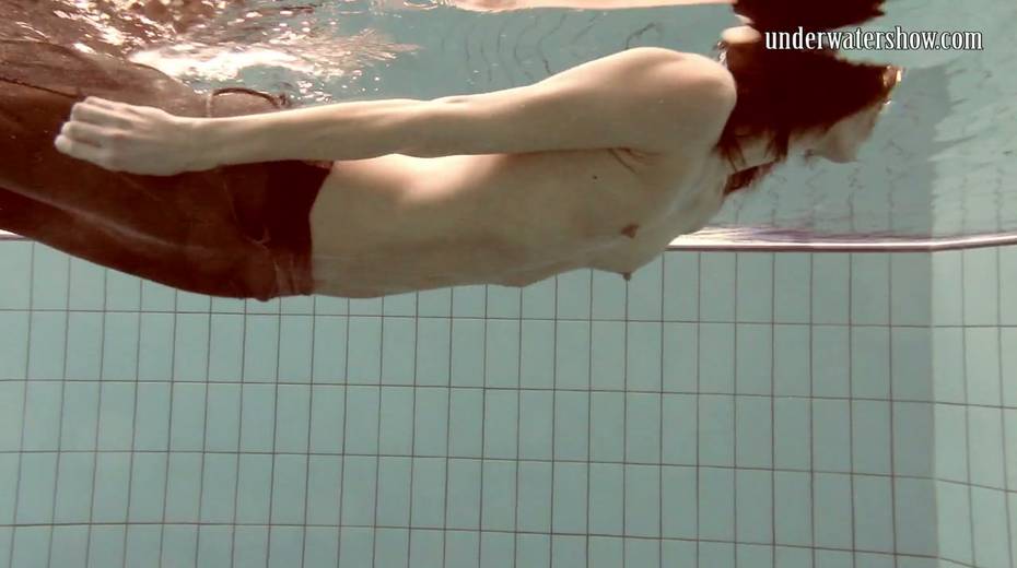 Ginger hottie Gazel Podvodkova shows her flat tits and pussy under the water - 10. pic