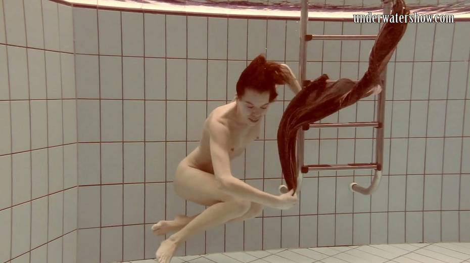 Ginger hottie Gazel Podvodkova shows her flat tits and pussy under the water - 12. pic