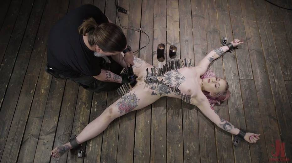 Tattooed porn model is punished by one kinky perverted dude - 13. pic