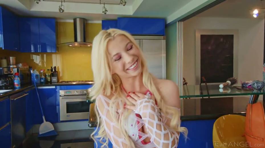 Hot candid interview with professional porn model Kenzie Reeves - 22. pic