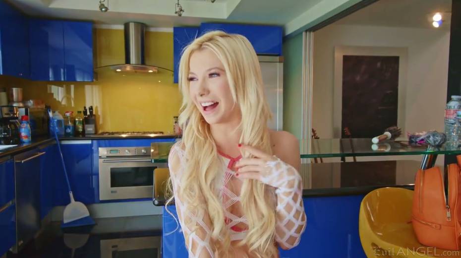 Hot candid interview with professional porn model Kenzie Reeves - 25. pic