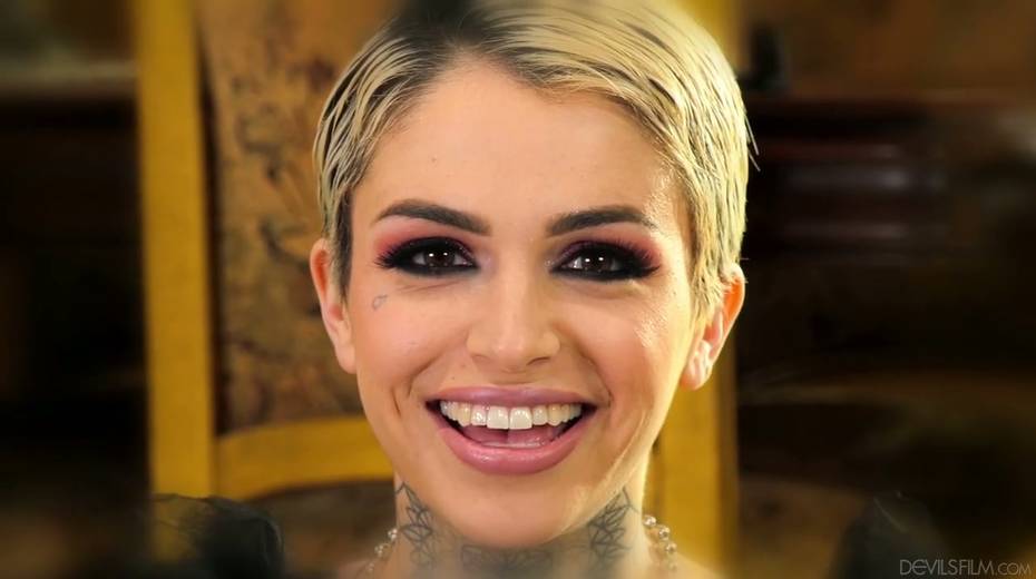 Sexy tattooed hottie Leigh Raven gives interview before shooting - 2. pic