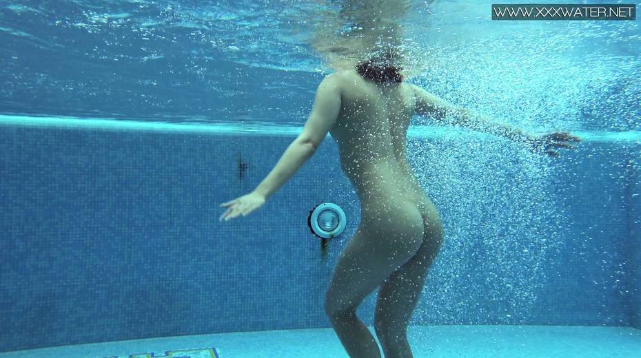 Libidinous brunette Lady Dee gets naked and shows tricks under the water - 23. pic
