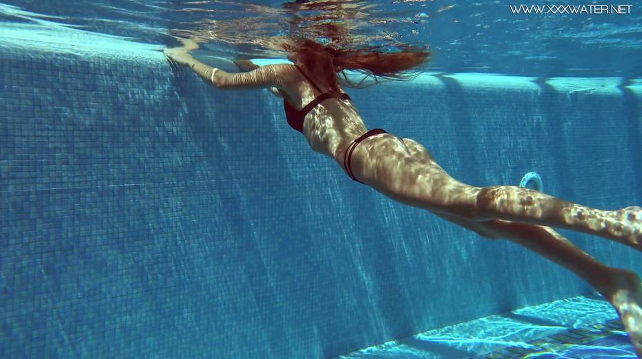 Underwater striptease by sex-appeal babe with plump ass Tiffany Tatum - 6. pic