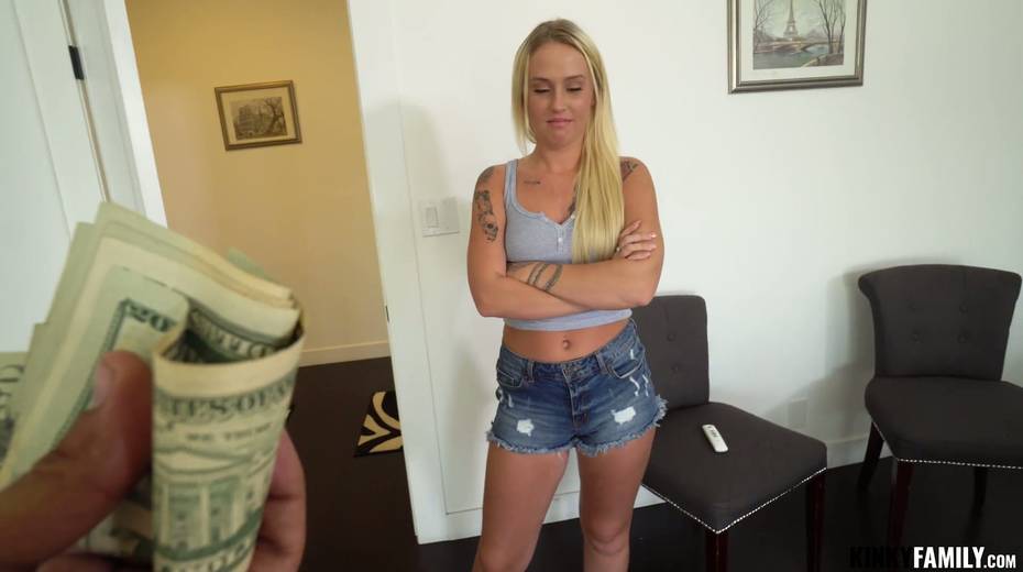 Bootylicious stepsister Layla Love gives a blowjob and gets laid for cash - 2. pic