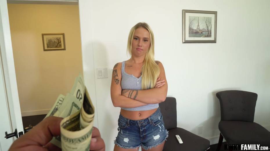 Bootylicious stepsister Layla Love gives a blowjob and gets laid for cash - 3. pic
