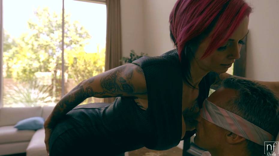 Extravagant emo bitch Anna Bell Peaks hooks up with one rich old dude - 3. pic