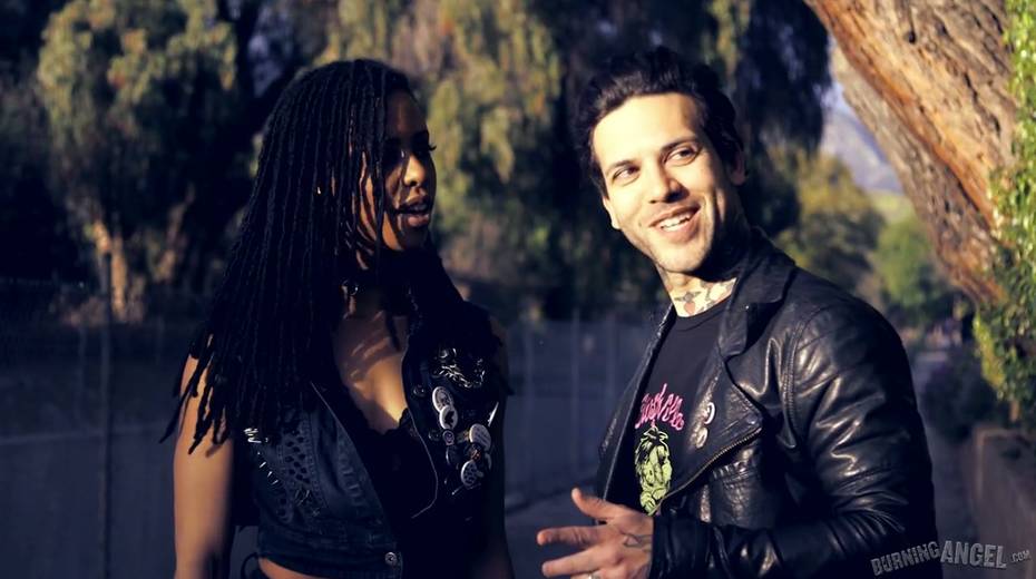 Slutty black hottie Kira Noir is fucked by one hot blooded white fellow - 2. pic