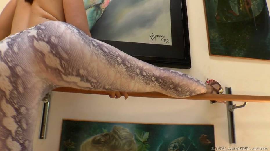 Mind blowing compilation of sexy booties in colorful leggings - 11. pic