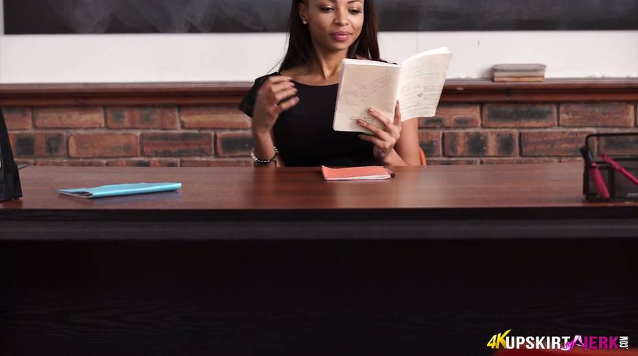 Pretty hot young teacher Ruby Summers shows upskirt during lecture - 13. pic