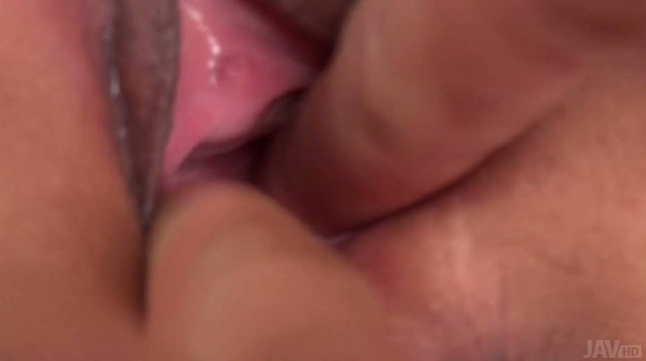 Shy Japanese chick Akubi Yumemi shows her yummy twat in closeup pussy video - 6. pic