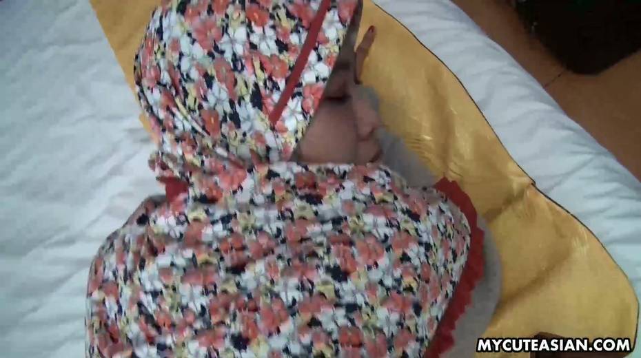 Obedient oriental chick gives blowjob and takes cumshots on her face - 19. pic