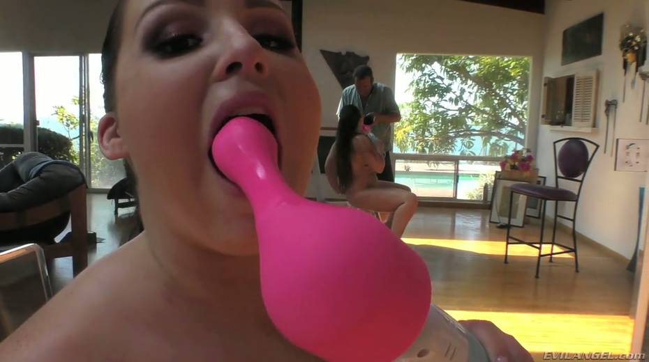 Stunning tattooed hoe Lola Foxx is masturbating her crazy hungry holes - 27. pic