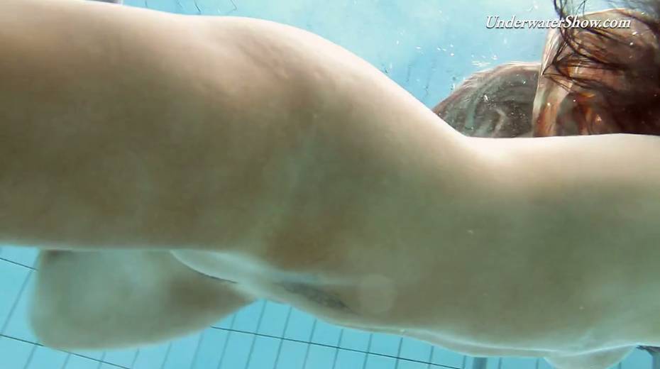 Yummy swimmer Krasula Fedorchuk is stripping under the water - 22. pic