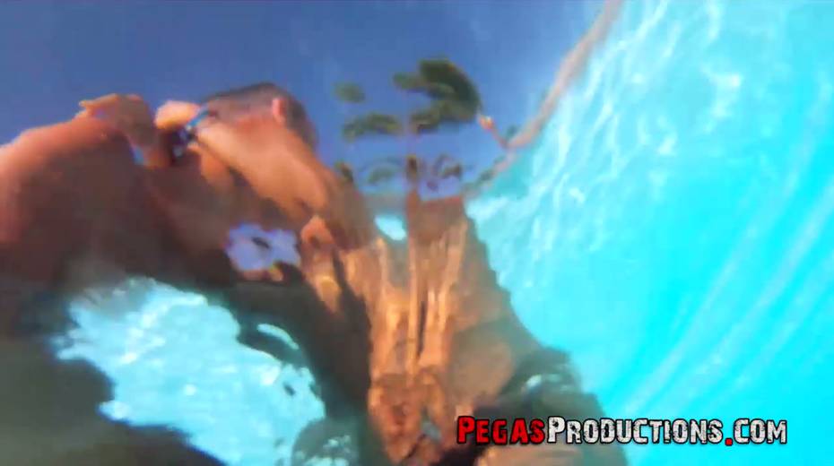 Lustful tanned chick Amy Lee is having dirty sex fun with one barely known guy - 4. pic