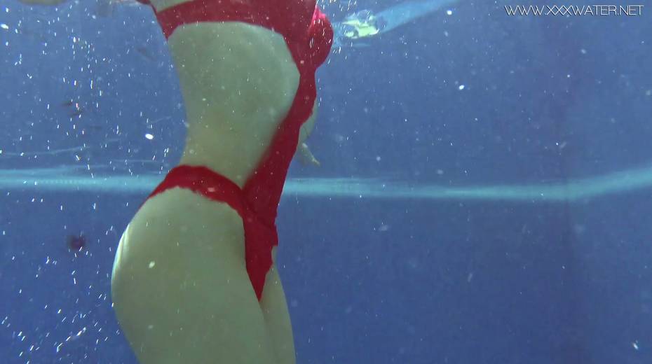 Russian swimmer Lina Mercury gets naked and shows striptease under the water - 6. pic