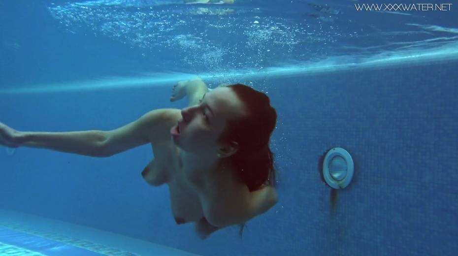 Russian swimmer Lina Mercury gets naked and shows striptease under the water - 24. pic