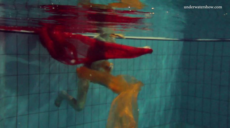 Pretty hot red head Nastya is stripping under the water - 10. pic