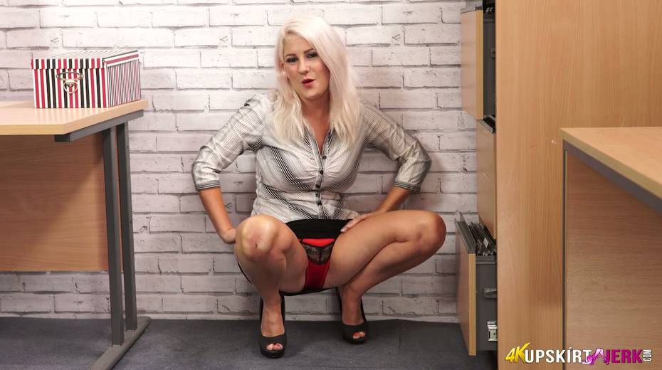 Sex-hungry secretary Lu Elissa takes off panties standing on all fours - 7. pic