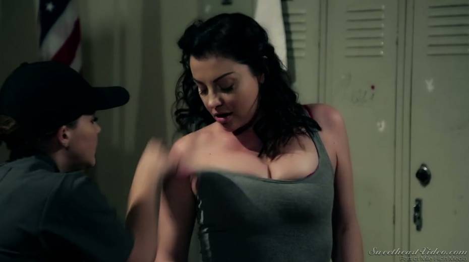 Two crazy police women fuck each other in the locker room - 3. pic