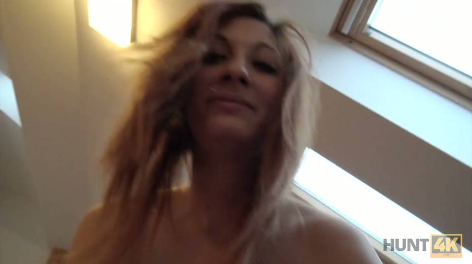 Young Czech chick gets intimate with barely known guy on the first date - 19. pic