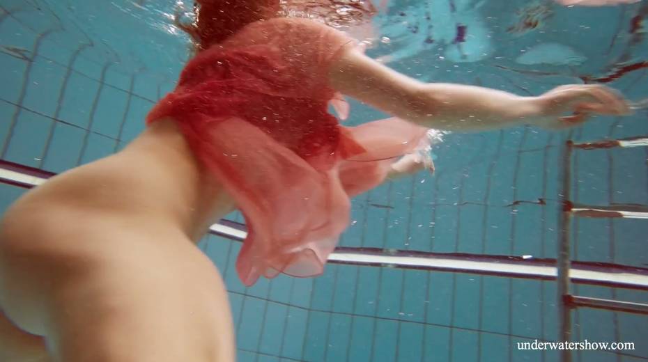 Pretty hot swimming babe Deniska gets naked under the water - 12. pic