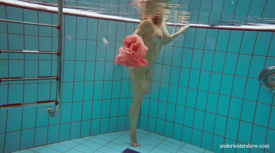 Pretty hot swimming babe Deniska gets naked under the water - 22. pic
